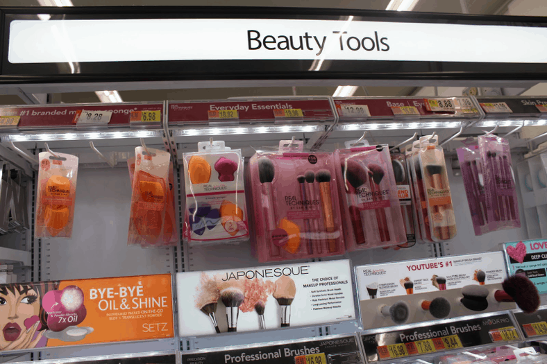 beauty tools cosmetics; Photo by Josie D.
